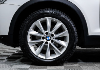 Подержанный автомобиль BMW X3 2016 года (15 фото)