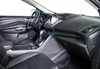 Подержанный автомобиль Ford Kuga 2017 года (9 фото)