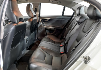 Подержанный автомобиль Volvo S60 Cross Country 2018 года (12 фото)