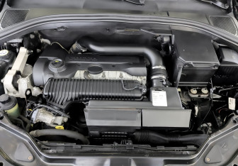 Подержанный автомобиль Volvo XC60 2015 года (9 фото)