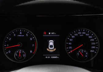 Подержанный автомобиль Kia K5 2020 года (11 фото)