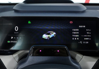 Подержанный автомобиль Zeekr X 2023 года (10 фото)