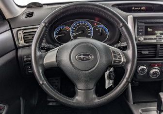 Подержанный автомобиль Subaru Forester Suv 2012 года (20 фото)