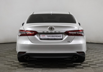 Подержанный автомобиль Toyota Camry Sedan 2020 года (6 фото)