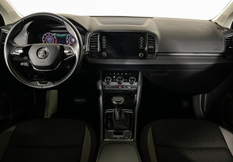 Подержанный автомобиль Skoda Karoq 2021 года (12 фото)