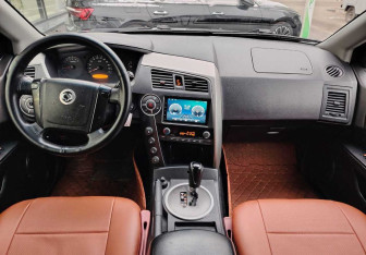 Подержанный автомобиль SsangYong Kyron 2011 года (9 фото)