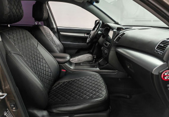 Подержанный автомобиль Kia Sorento 2014 года (9 фото)
