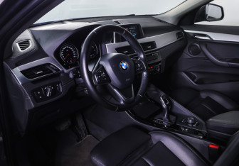 Подержанный автомобиль BMW X2 2018 года (15 фото)