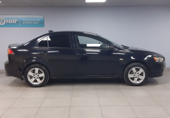 Подержанный автомобиль Mitsubishi Lancer Sedan 2007 года (4 фото)