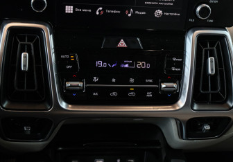 Подержанный автомобиль Kia Sorento 2023 года (20 фото)