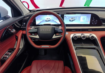 Подержанный автомобиль Exeed RX 2023 года (12 фото)