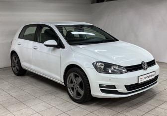 Подержанный автомобиль Volkswagen Golf Hatchback 2014 года (3 фото)