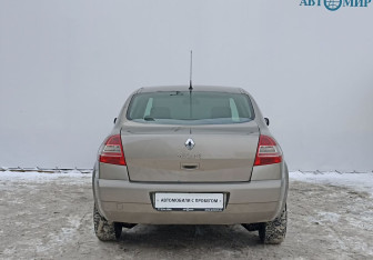 Подержанный автомобиль Renault Megane Sedan 2007 года (6 фото)