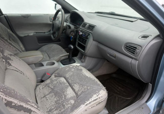 Подержанный автомобиль Mitsubishi Galant Sedan 2003 года (13 фото)