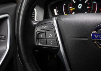 Подержанный автомобиль Volvo XC60 2014 года (18 фото)