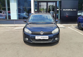 Подержанный автомобиль Volkswagen Golf Hatchback 2012 года (2 фото)