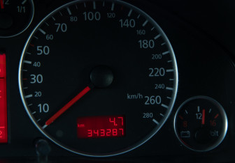 Подержанный автомобиль Audi A6 allroad 2000 года (9 фото)