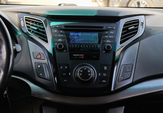 Подержанный автомобиль Hyundai i40 Sedan 2013 года (10 фото)