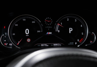 Подержанный автомобиль BMW X4 2018 года (11 фото)