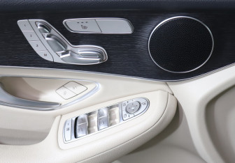 Подержанный автомобиль Mercedes-Benz GLC Coupe 2021 года (19 фото)