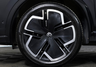 Подержанный автомобиль Volkswagen Tiguan 2024 года (26 фото)
