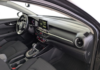 Подержанный автомобиль Kia Cerato Sedan 2019 года (11 фото)
