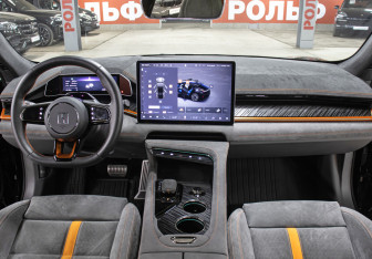 Подержанный автомобиль Zeekr 001 2023 года (14 фото)