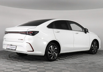 Подержанный автомобиль BAIC U5 Plus 2023 года (5 фото)