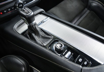 Подержанный автомобиль Volvo S90 2018 года (13 фото)