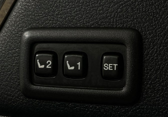 Подержанный автомобиль Toyota Land Cruiser Prado 2012 года (17 фото)