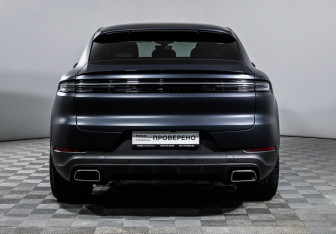Подержанный автомобиль Porsche Cayenne 2023 года (6 фото)
