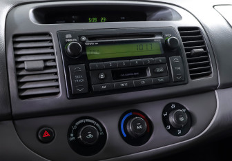 Подержанный автомобиль Toyota Camry Sedan 2002 года (17 фото)