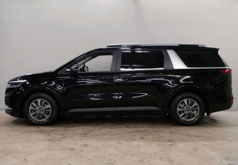 Подержанный автомобиль Kia Carnival 2021 года (4 фото)