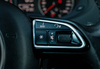 Подержанный автомобиль Audi Q3 2016 года (15 фото)