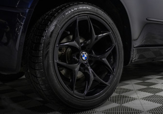 Подержанный автомобиль BMW X5 2013 года (5 фото)