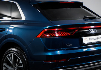 Подержанный автомобиль Audi Q8 2019 года (16 фото)
