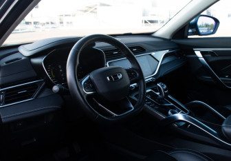 Подержанный автомобиль Geely Atlas Pro 2022 года (9 фото)
