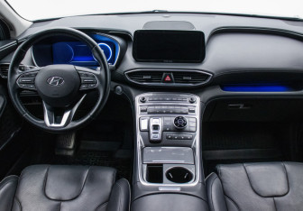 Подержанный автомобиль Hyundai Santa Fe 2022 года (13 фото)