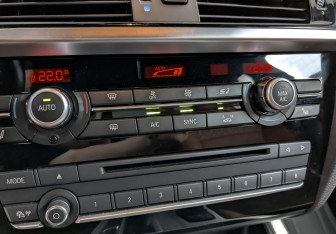 Подержанный автомобиль BMW X4 2017 года (29 фото)