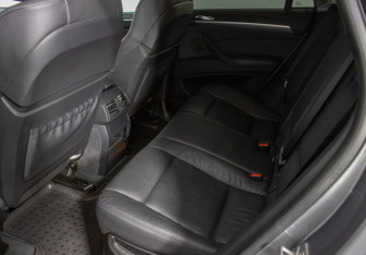 Подержанный автомобиль BMW X6 2013 года (13 фото)