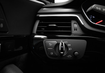 Подержанный автомобиль Audi A4 Sedan 2017 года (13 фото)