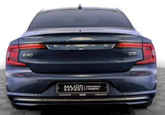 Подержанный автомобиль Volvo S90 2021 года (6 фото)