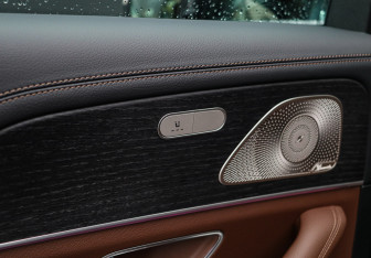 Подержанный автомобиль Mercedes-Benz GLE 2025 года (26 фото)