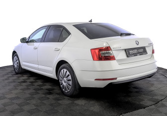 Подержанный автомобиль Skoda Octavia Liftback 2020 года (7 фото)