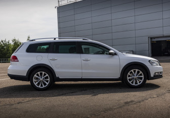 Подержанный автомобиль Volkswagen Passat Wagon 2012 года (4 фото)