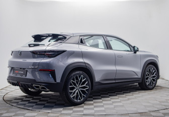 Подержанный автомобиль Changan UNI-T 2023 года (5 фото)