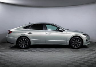 Подержанный автомобиль Hyundai Sonata 2020 года (4 фото)