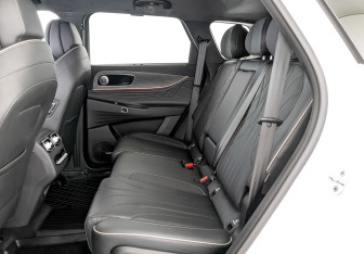 Подержанный автомобиль Jaecoo J8 2024 года (12 фото)