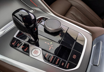 Подержанный автомобиль BMW X6 2021 года (21 фото)