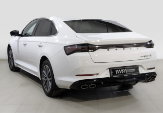 Подержанный автомобиль Geely Preface 2024 года (7 фото)